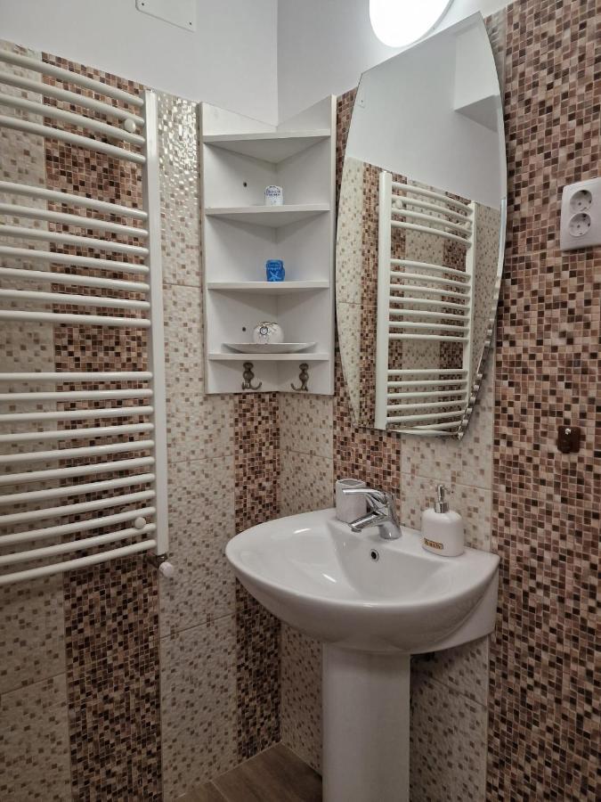 Laroka House Beautiful Apartment Universitate Center Bükreş Dış mekan fotoğraf